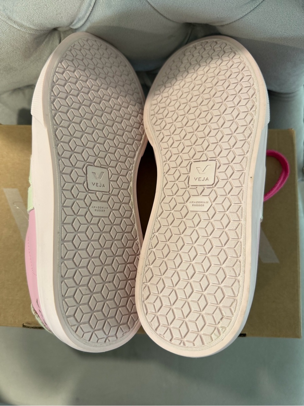 Veja Women's Pink Low-Top Sneakers with Hot Pink Laces - Picture 10 of 10